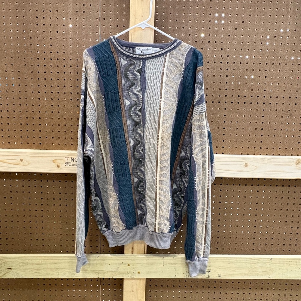 ITEM#57 Vintage St Croix 3D Knit Coogi
Style Sweater

25x27. 

Size L
